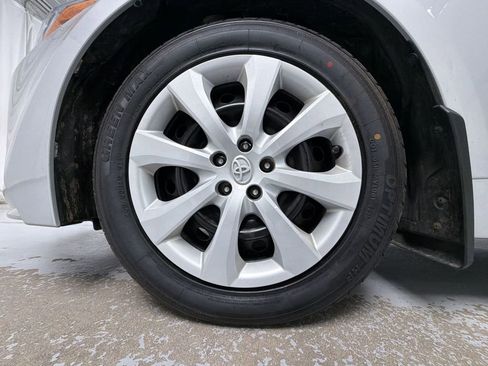 Used 2021 Toyota Corolla LE image 14