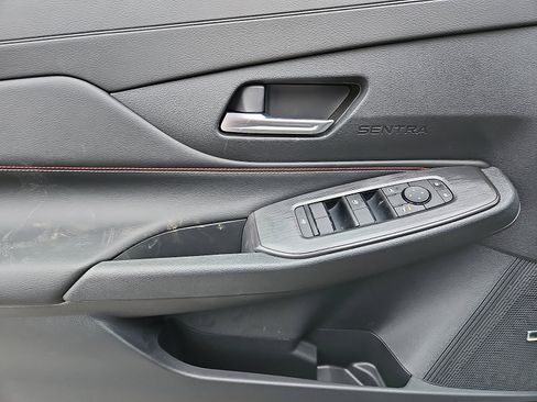New 2026 Nissan Sentra SR w/ SR Premium Package FWD image 10