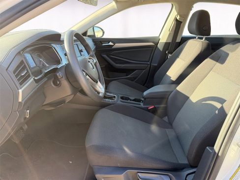 Used 2021 Volkswagen Jetta S image 9