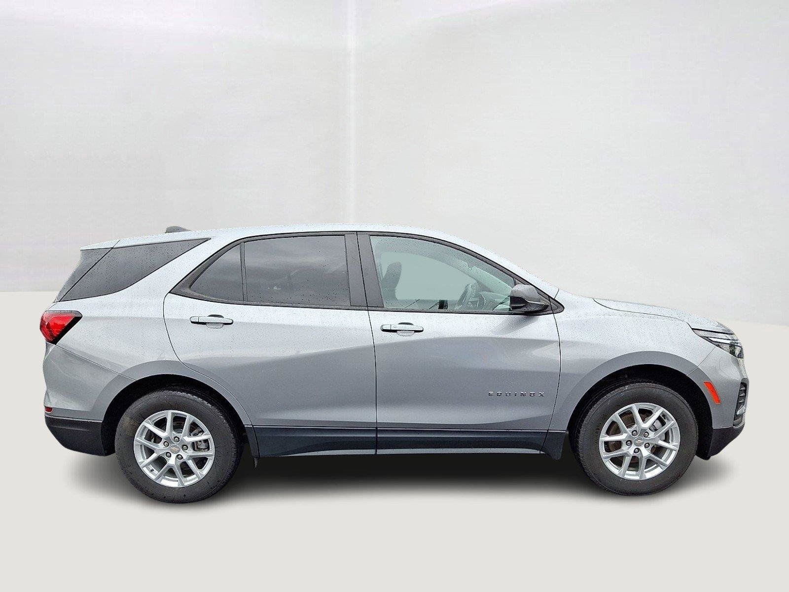 Used 2023 Chevrolet Equinox LS w/ LS Convenience Package AWD/4WD image 7