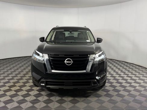 Used 2024 Nissan Pathfinder SV image 10