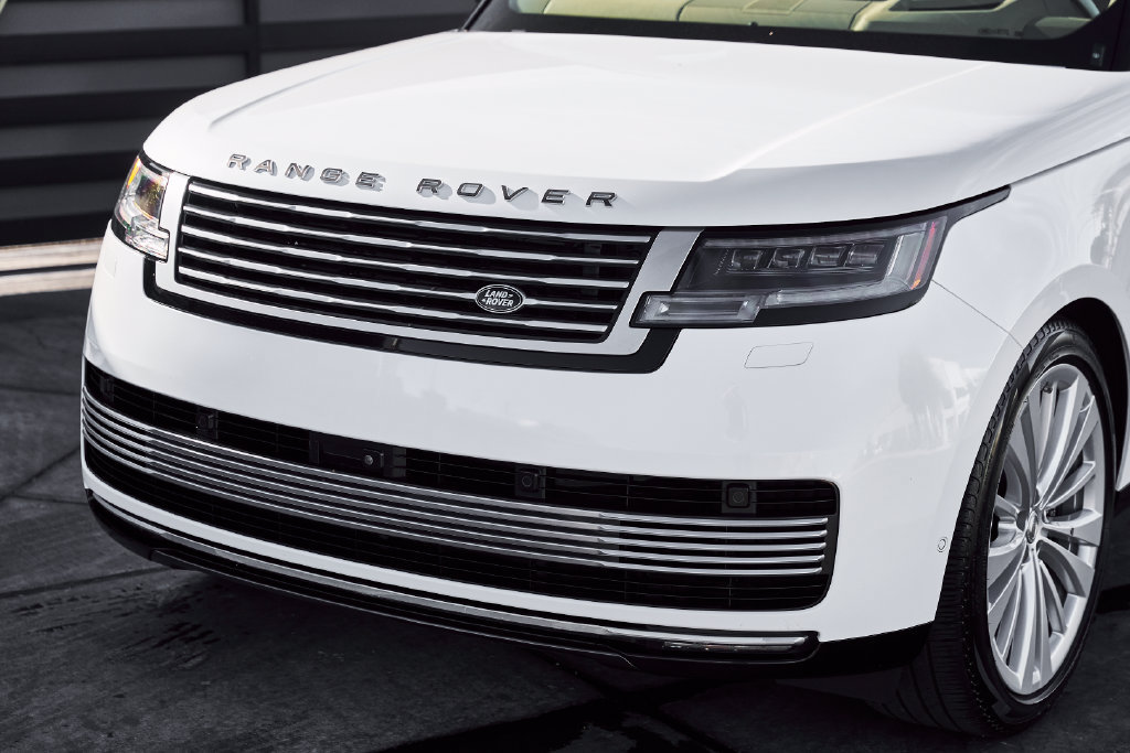 Used 2024 Land Rover Range Rover SV AWD/4WD image 6