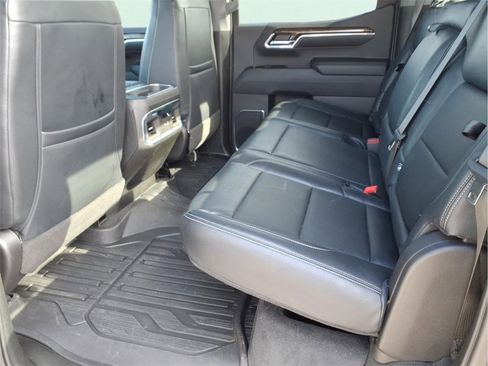 Used 2024 GMC Sierra 1500 Elevation image 14