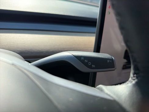 Used 2023 Tesla Model Y Long Range image 17