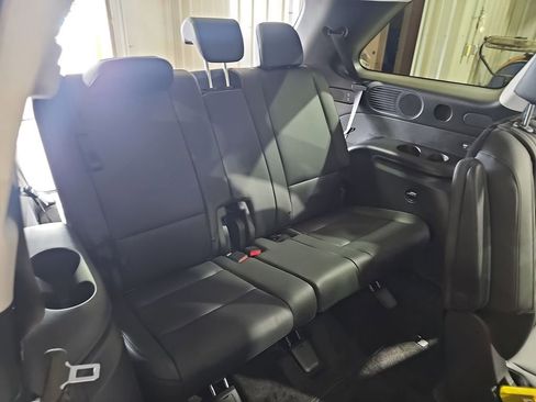 New 2026 Hyundai Palisade SEL Premium FWD image 12