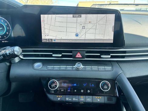 Used 2023 Hyundai Elantra SEL w/ Convenience Package image 17