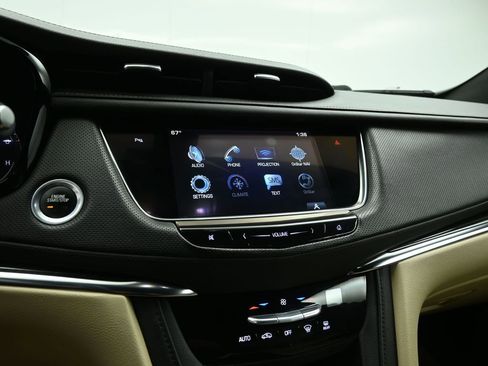 Used 2017 Cadillac XT5 FWD image 14