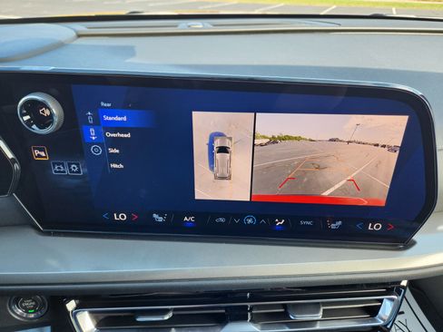 New 2026 Chevrolet Traverse LT w/ Midnight/Sport Edition image 12