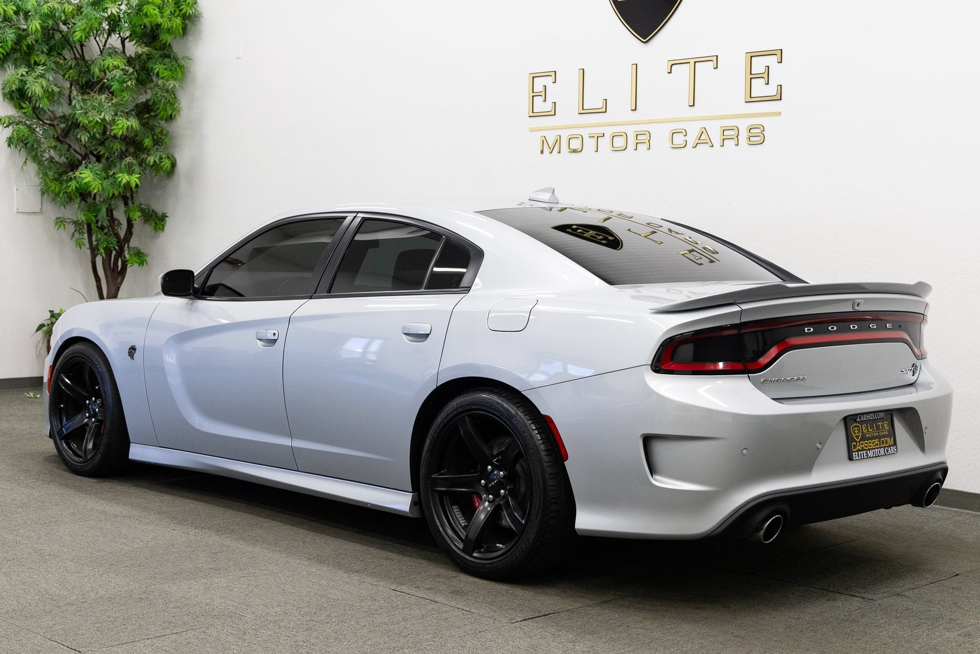 Used 2019 Dodge Charger SRT Hellcat w/ Harman/Kardon Audio Group RWD image 3