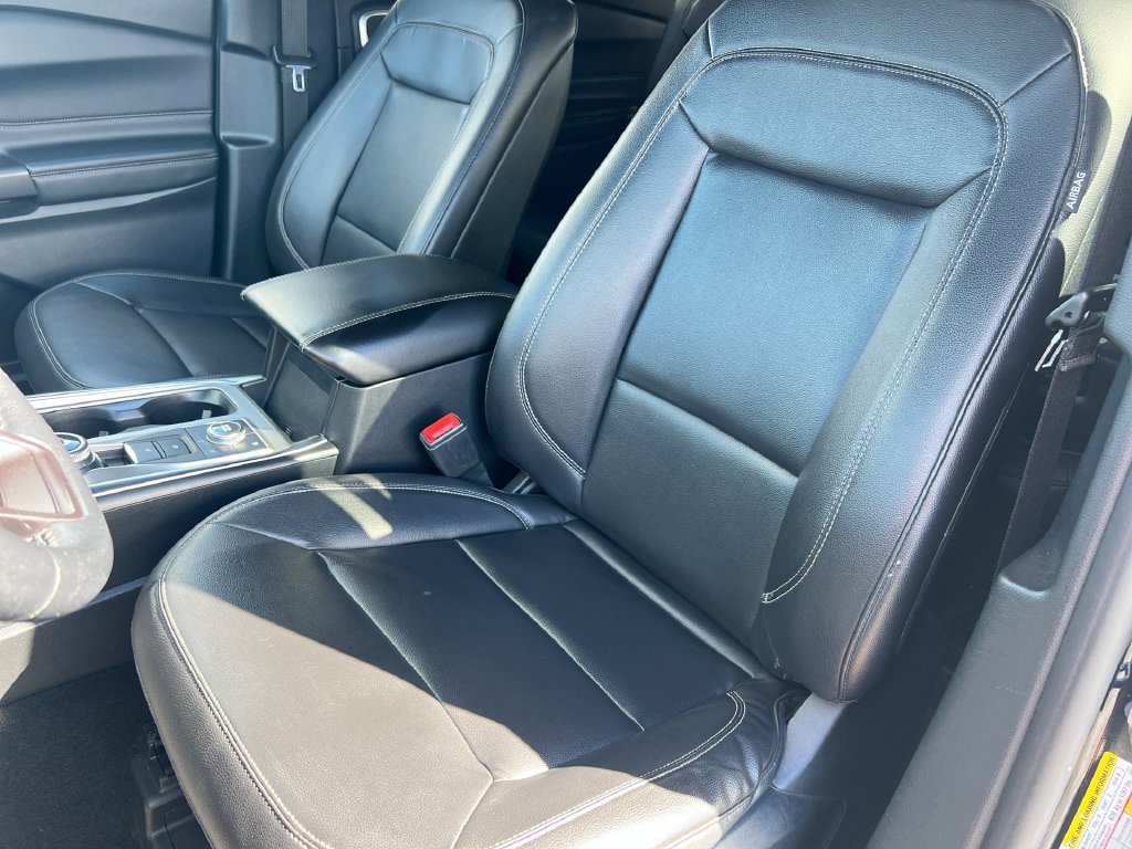 Used 2020 Ford Explorer XLT w/ Equipment Group 202A AWD/4WD image 20