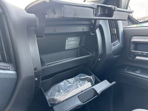 Used 2018 Chevrolet Silverado 2500 W/T w/ Snow Plow Prep Package image 29