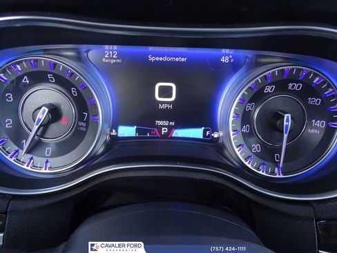 Used 2016 Chrysler 300 C image 22