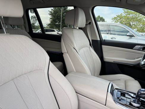 Used 2020 BMW X7 xDrive40i w/ Premium Package AWD/4WD image 35