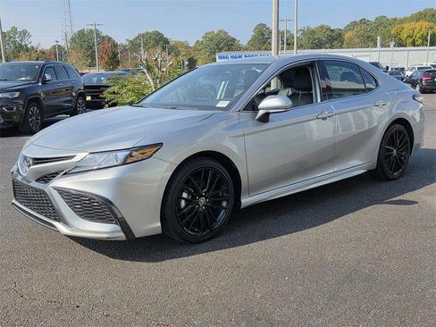 Used 2023 Toyota Camry XSE image 6