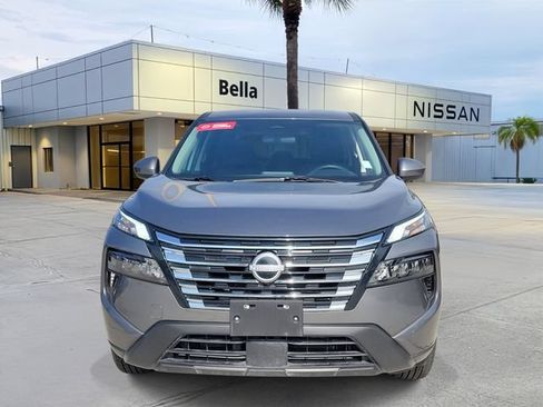 Used 2025 Nissan Rogue SV FWD image 10