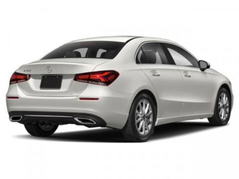 Used 2021 Mercedes-Benz A 220 image 2