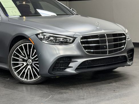 Used 2022 Mercedes-Benz S 500 4MATIC image 3
