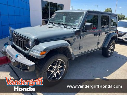 Used 2024 Jeep Wrangler Unlimited AWD/4WD image 1