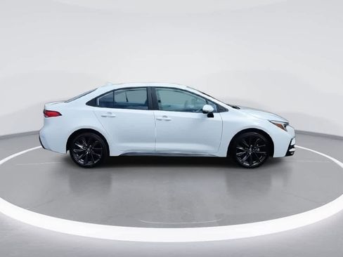 Certified 2025 Toyota Corolla SE image 9