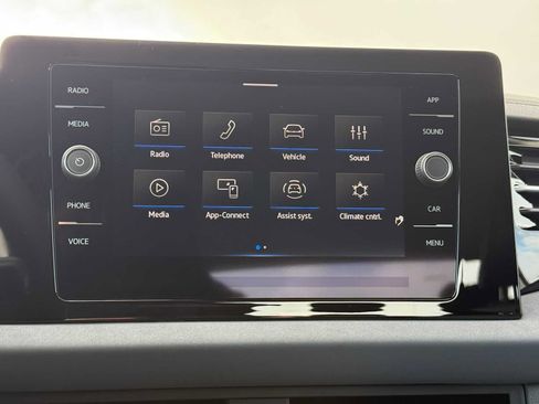 New 2026 Volkswagen Jetta SE FWD image 15