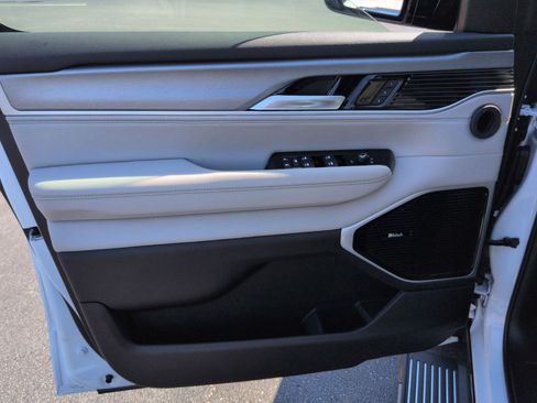 New 2026 Jeep Grand Wagoneer L Limited image 10