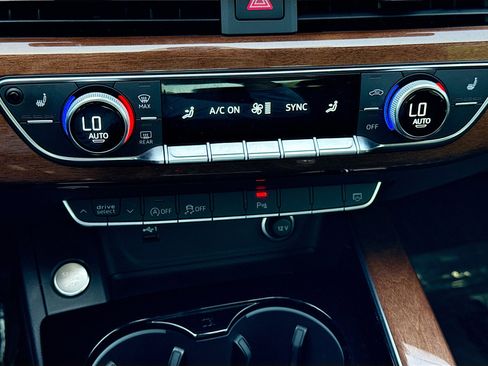 Used 2022 Audi A5 2.0T Premium image 34