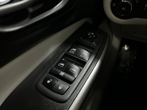 Used 2021 Jeep Cherokee Limited w/ Trailer Tow Group AWD/4WD image 26