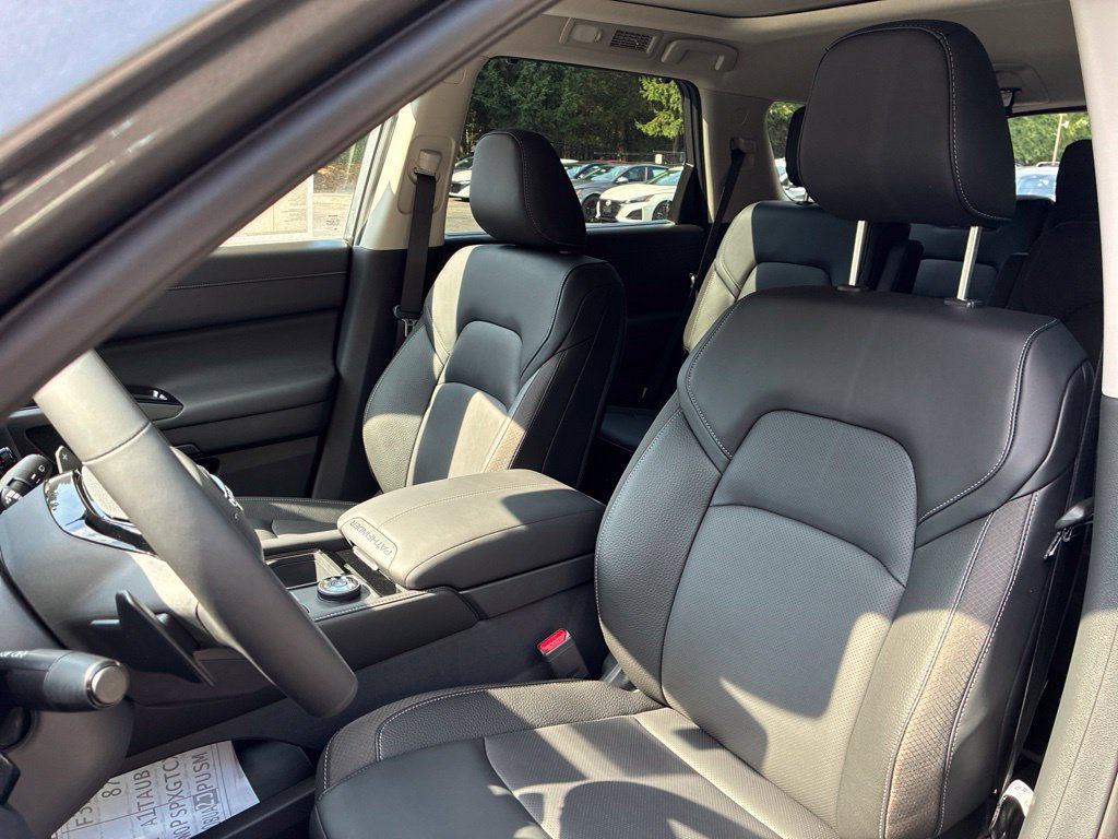 New 2026 Nissan Pathfinder SL w/ SL Premium Package AWD/4WD image 16