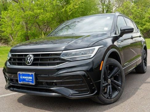 Used 2024 Volkswagen Tiguan SE R-Line AWD/4WD image 1