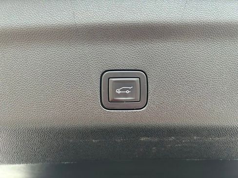 Used 2025 GMC Yukon Denali w/ Denali Reserve Package AWD/4WD image 57