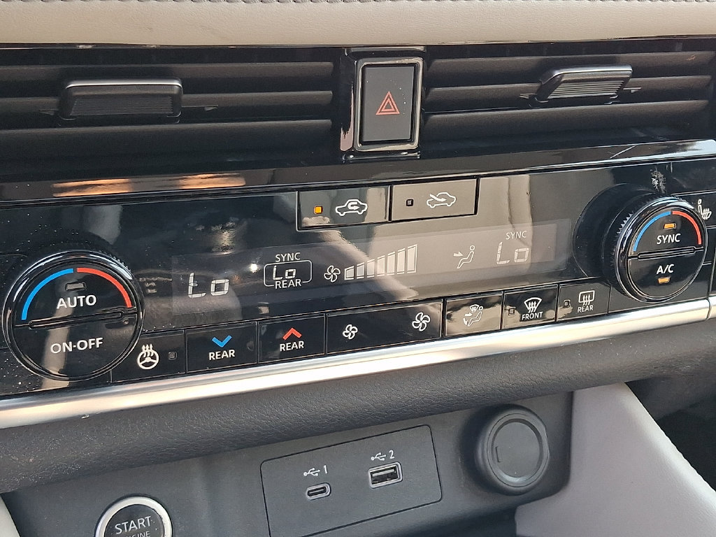 Certified 2022 Nissan Rogue SL w/ SL Premium Package AWD/4WD image 16