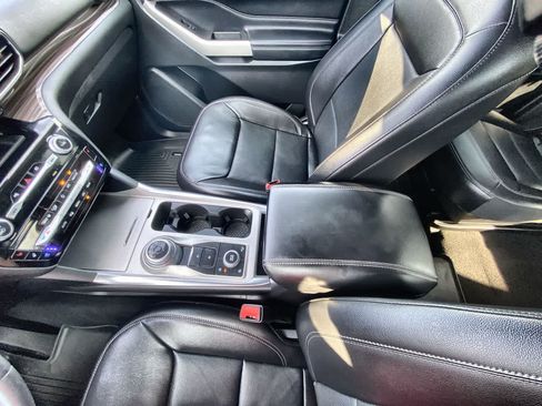 Used 2023 Ford Explorer Limited AWD/4WD image 21