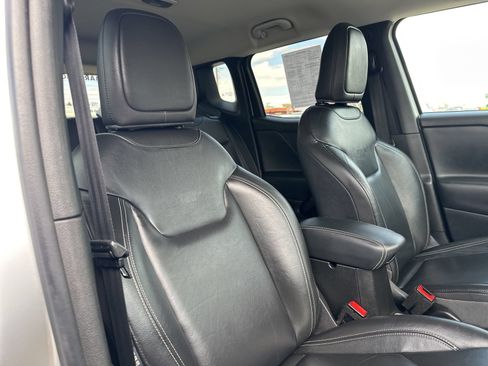 Used 2016 Jeep Renegade Limited AWD/4WD image 34