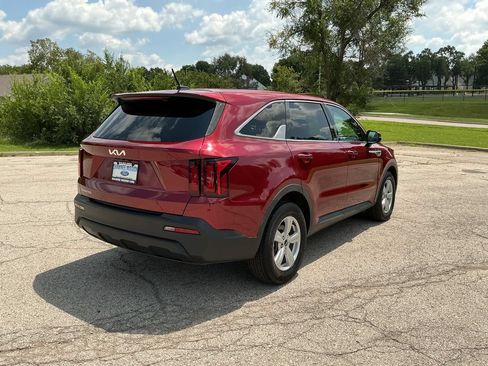 Used 2023 Kia Sorento LX FWD image 5