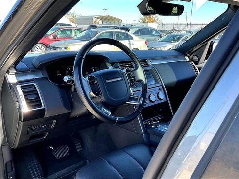 Used 2020 Land Rover Discovery Landmark image 17