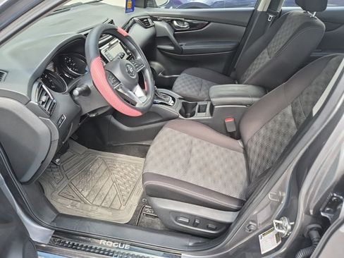Used 2020 Nissan Rogue Sport SV image 12