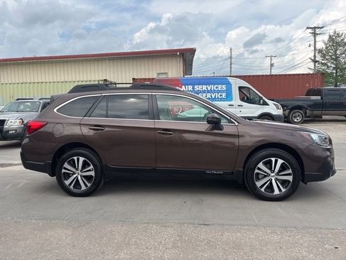 Used 2019 Subaru Outback 2.5i Limited image 8