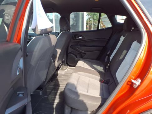 Used 2024 Chevrolet Trax RS FWD image 19