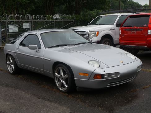 Used 1988 Porsche 928 S4 RWD image 1
