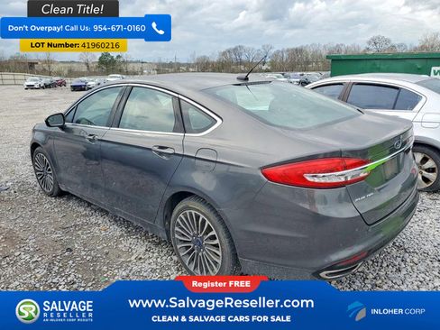 Used 2017 Ford Fusion SE w/ Fusion SE Technology Package image 3