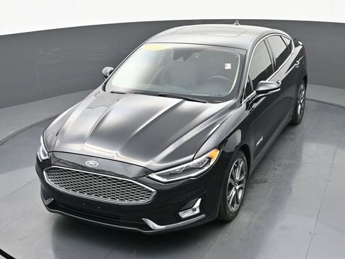 Used 2019 Ford Fusion Titanium image 34