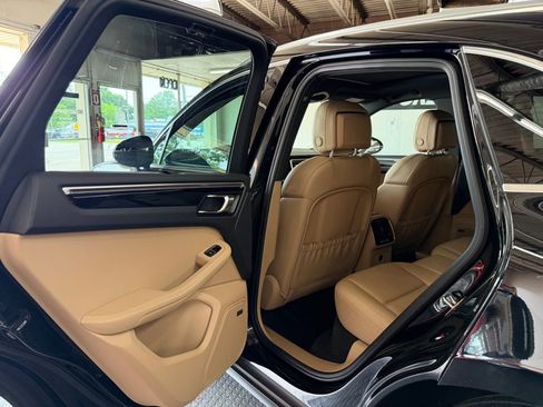 Used 2019 Porsche Macan S AWD/4WD image 44
