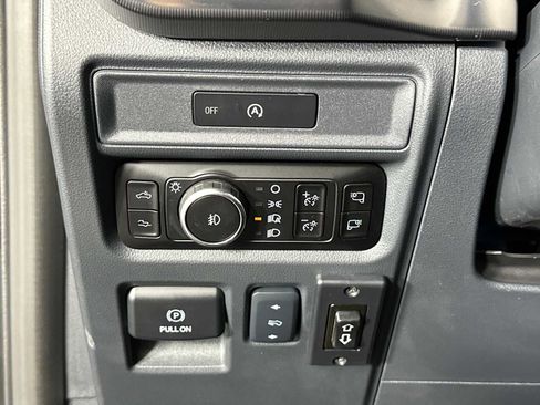 Used 2025 Ford F150 Raptor AWD/4WD image 31