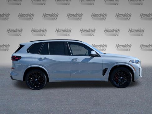 Used 2026 BMW X5 xDrive40i w/ M Sport Package AWD/4WD image 9