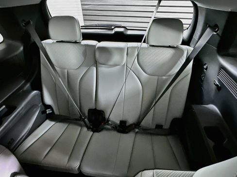 Used 2025 Hyundai Palisade SEL FWD image 29