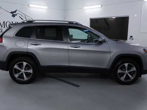 Used 2020 Jeep Cherokee Limited image 8
