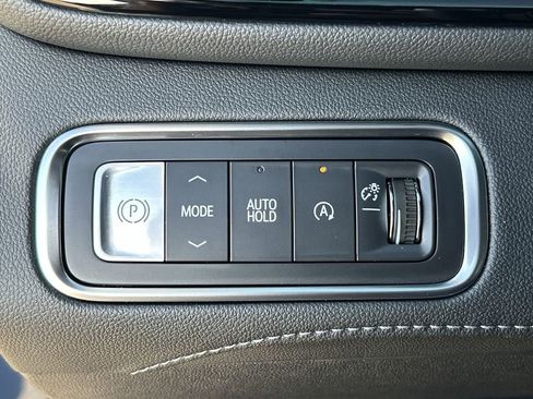 Used 2025 Buick Enclave Preferred image 18