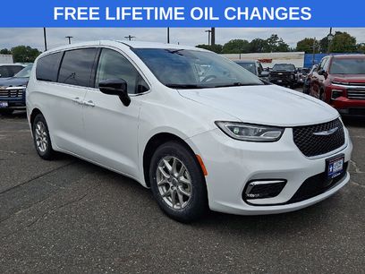 Used 2024 Chrysler Pacifica Touring-L