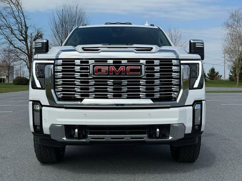 Used 2025 GMC Sierra 3500 Denali w/ Denali Reserve Package AWD/4WD image 2