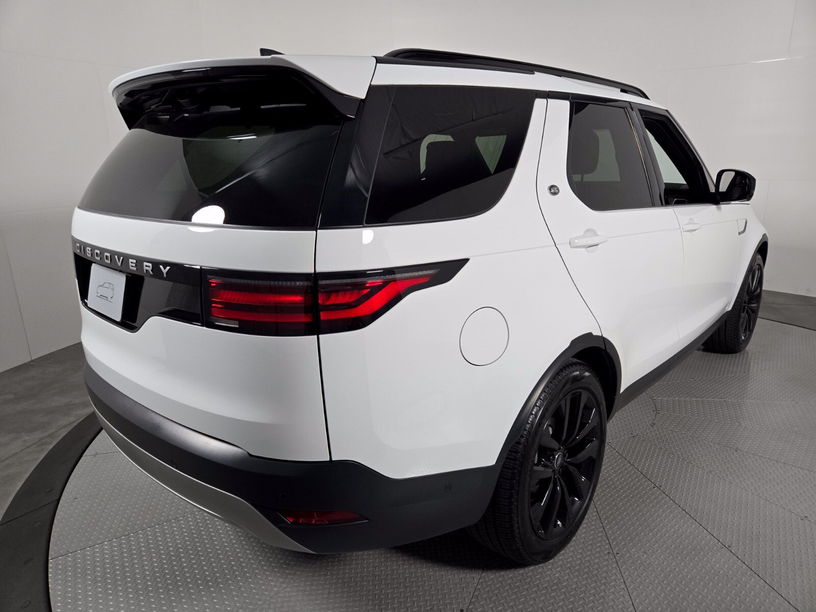Used 2026 Land Rover Discovery S AWD/4WD image 2
